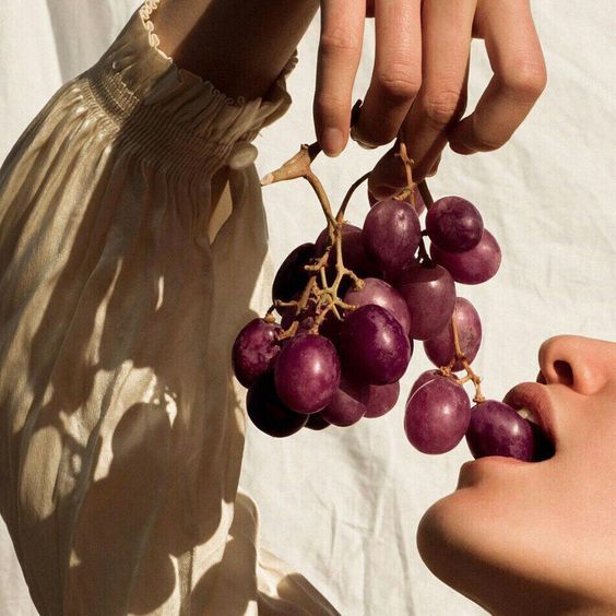 FROM VINE TO FACE / Red Grapes + Über Antioxidant Resveratrol